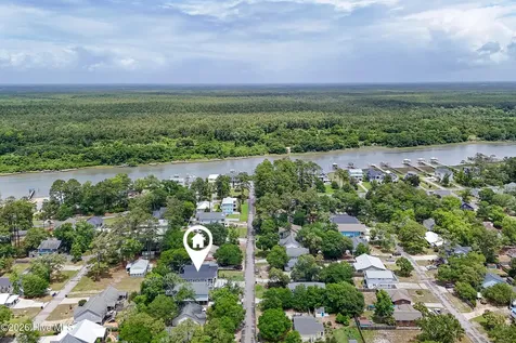 125 NW 19th Street Oak Island NC 28465