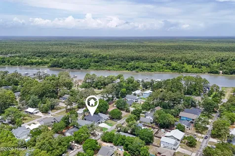 125 NW 19th Street Oak Island NC 28465