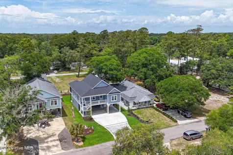 125 NW 19th Street Oak Island NC 28465