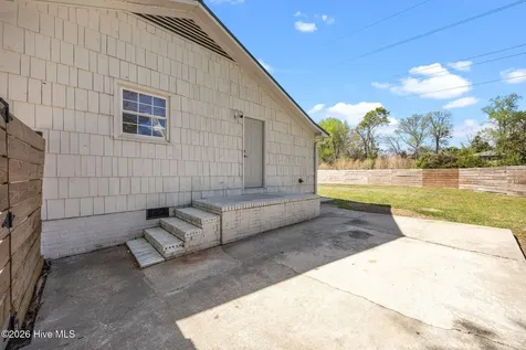 209 Puller Drive Jacksonville NC 28540