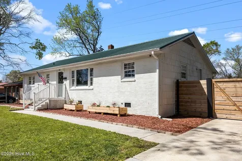 209 Puller Drive Jacksonville NC 28540