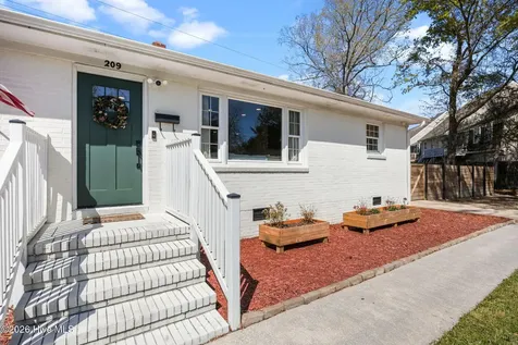 209 Puller Drive Jacksonville NC 28540