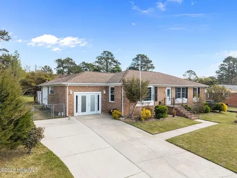 404 Maplehurst Drive Jacksonville NC 28540