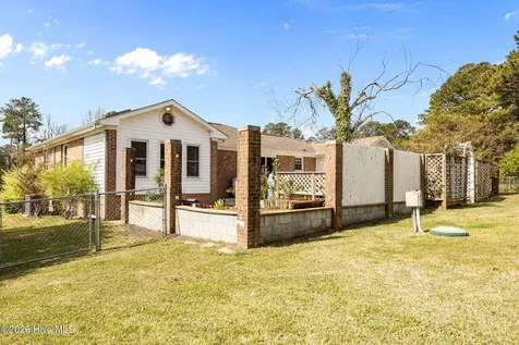 404 Maplehurst Drive Jacksonville NC 28540