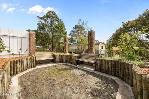 404 Maplehurst Drive Jacksonville NC 28540