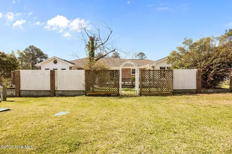 404 Maplehurst Drive Jacksonville NC 28540