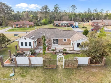 404 Maplehurst Drive Jacksonville NC 28540