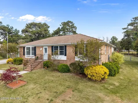 404 Maplehurst Drive Jacksonville NC 28540