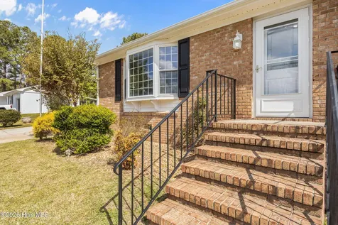 404 Maplehurst Drive Jacksonville NC 28540