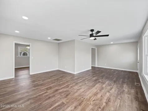 404 Maplehurst Drive Jacksonville NC 28540