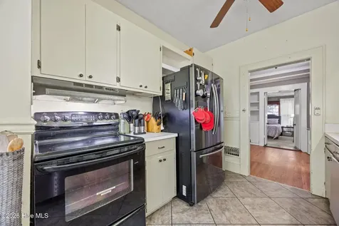 2812 Evans Street Morehead City NC 28557