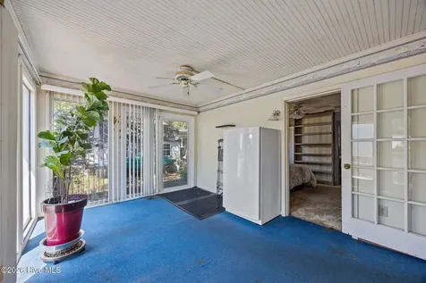 2812 Evans Street Morehead City NC 28557