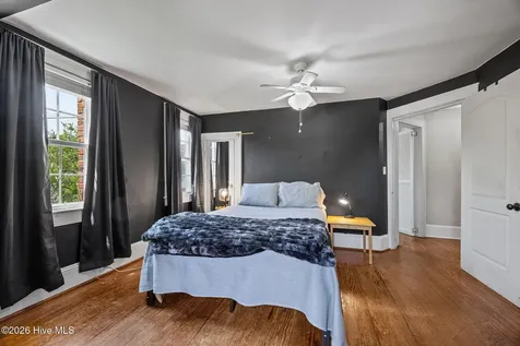 2812 Evans Street Morehead City NC 28557