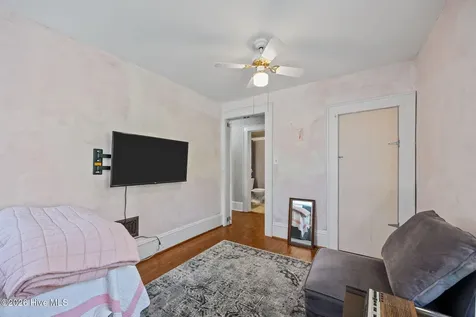 2812 Evans Street Morehead City NC 28557