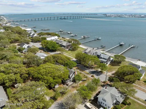 2812 Evans Street Morehead City NC 28557