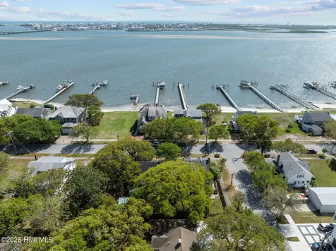 2812 Evans Street Morehead City NC 28557