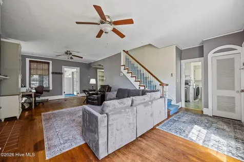 2812 Evans Street Morehead City NC 28557