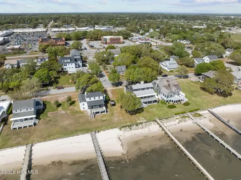 2812 Evans Street Morehead City NC 28557