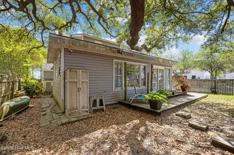 2812 Evans Street Morehead City NC 28557