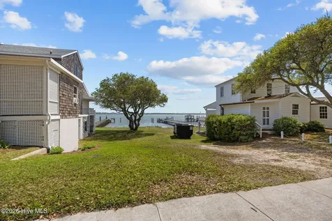 2812 Evans Street Morehead City NC 28557