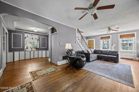 2812 Evans Street Morehead City NC 28557