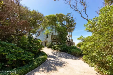 469 Maritime Place Pine Knoll Shores NC 28512
