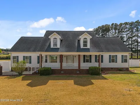 819 Badger Circle Greenville NC 27834