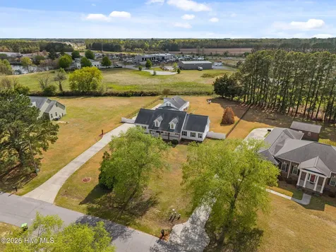 819 Badger Circle Greenville NC 27834