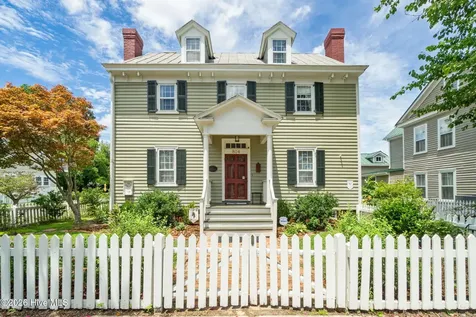 804 Pollock Street New Bern NC 28562