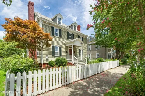 804 Pollock Street New Bern NC 28562