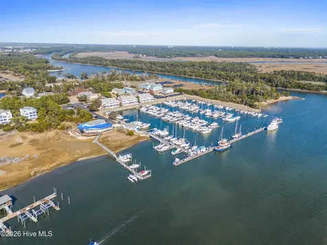 4258 Anderson Drive SE Southport NC 28461