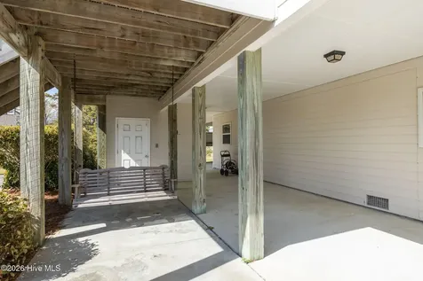 305 Joan Court Beaufort NC 28516