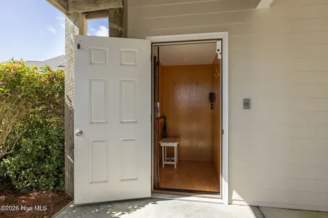 305 Joan Court Beaufort NC 28516