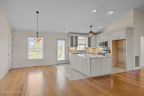 305 Joan Court Beaufort NC 28516