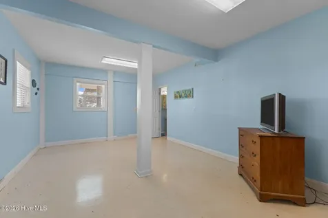 305 Joan Court Beaufort NC 28516