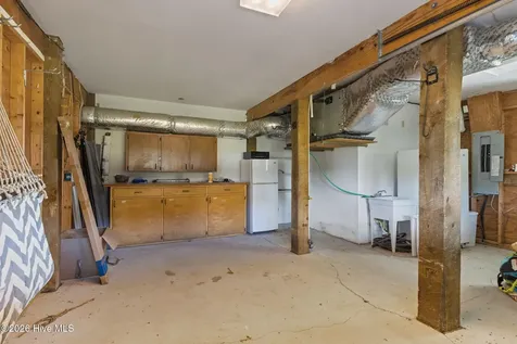 305 Joan Court Beaufort NC 28516