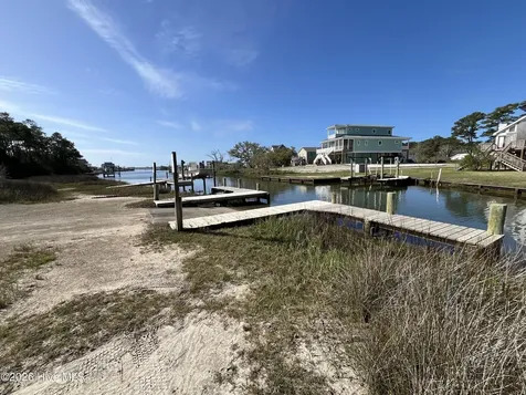 305 Joan Court Beaufort NC 28516