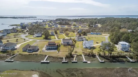 305 Joan Court Beaufort NC 28516