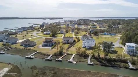 305 Joan Court Beaufort NC 28516