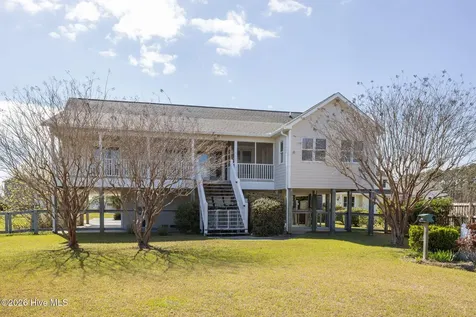 305 Joan Court Beaufort NC 28516
