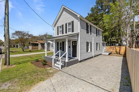 202 Bell Street Elizabeth City NC 27909
