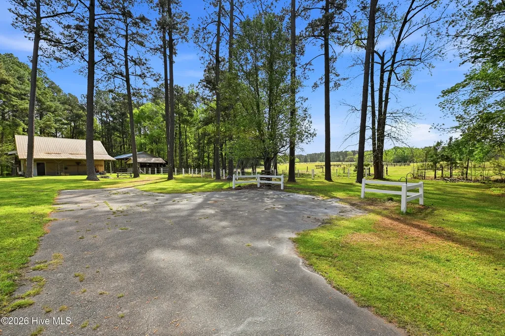 2639 Nc Highway 211 Clarkton NC 28433