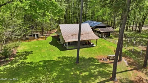 2639 Nc Highway 211 Clarkton NC 28433