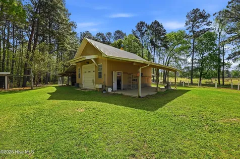 2639 Nc Highway 211 Clarkton NC 28433