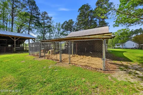 2639 Nc Highway 211 Clarkton NC 28433
