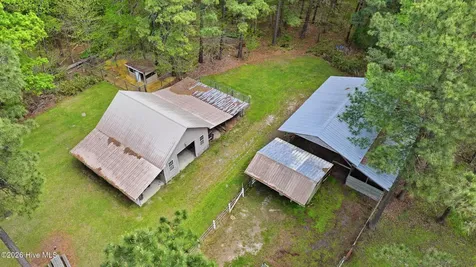 2639 Nc Highway 211 Clarkton NC 28433