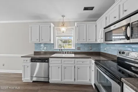 1013 Bristolmoor Drive Winterville NC 28590