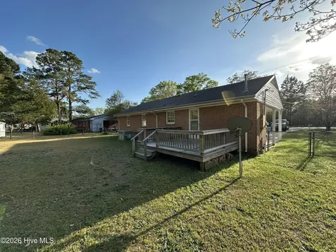 406 Johns Road Laurinburg NC 28352