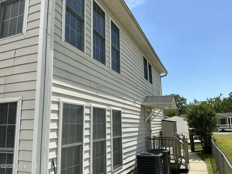 145 Maple Avenue Elizabethtown NC 28337