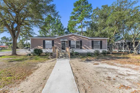 4690 Port Loop Road SE Southport NC 28461
